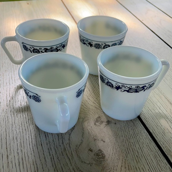 4 Vintage Pyrex - Old Town / Blue Onion coffee mugs retro collectible cups - Picture 7 of 8
